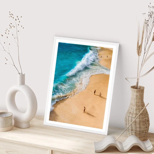 Affiche dans un cadre blanc - Poster - Et ensuite le soleil, la plage… - 61x91 cm