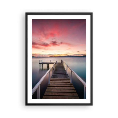 Affiche dans un cadre noir Arttor 50x70 cm - La douce flamme du soir - Paysage, Le Coucher Du Soleil, Jetée En Bois, Lac, La Nature, Pour le salon, Pour la chambre, Marron, Noir, Vertical, P2BPA50x70-4795