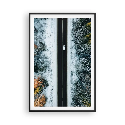 Affiche dans un cadre noir - Poster - Couper à travers la forêt d'hiver - 61x91 cm