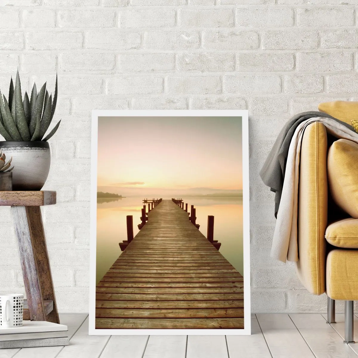 Affiche - Poster - Une jetée en bois sur un lac calme le matin - 50x70cm - L'aube, les premières lueurs, le jour  - Décoration murale moderne pour le salon et la chambre ARTTOR