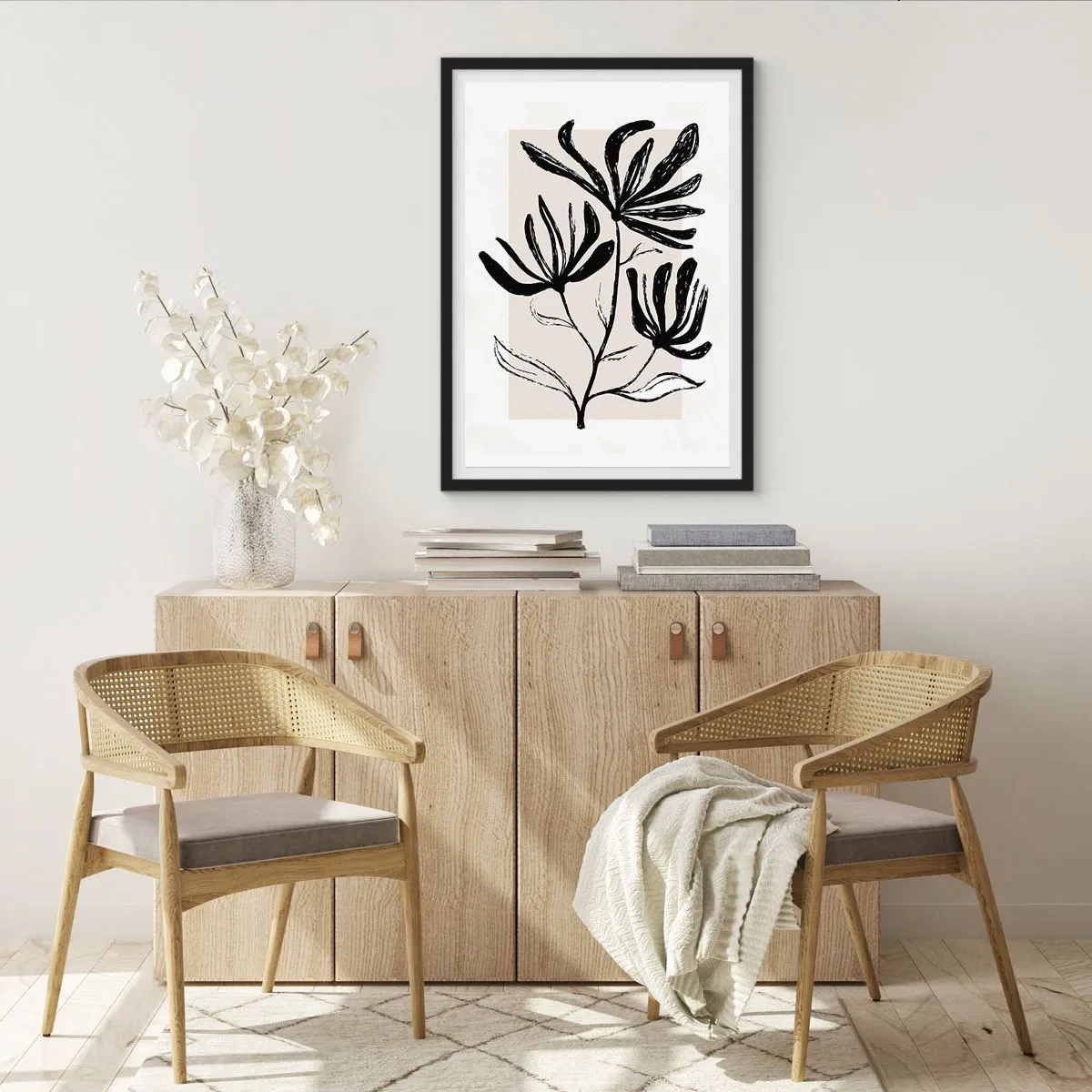 Affiche dans un cadre noir - Poster - Illustration en noir et blanc de fleurs sur fond beige - 50x70cm - Esquisse pour l'herbier - Décoration murale moderne pour le salon et la chambre ARTTOR
