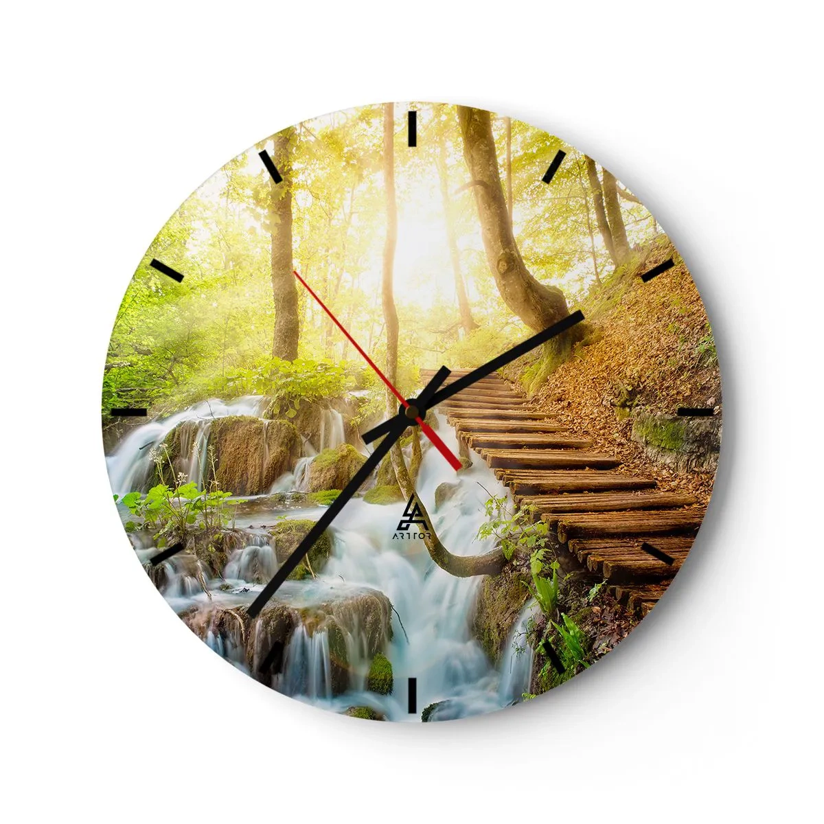 Horloge murale - Pendule murale - Un sentier en bois à côté de cascades dans une forêt ensoleillée - 30x30cm - Une fraîcheur tant désirée - Décoration murale moderne pour le salon, la cuisine et la chambre ARTTOR