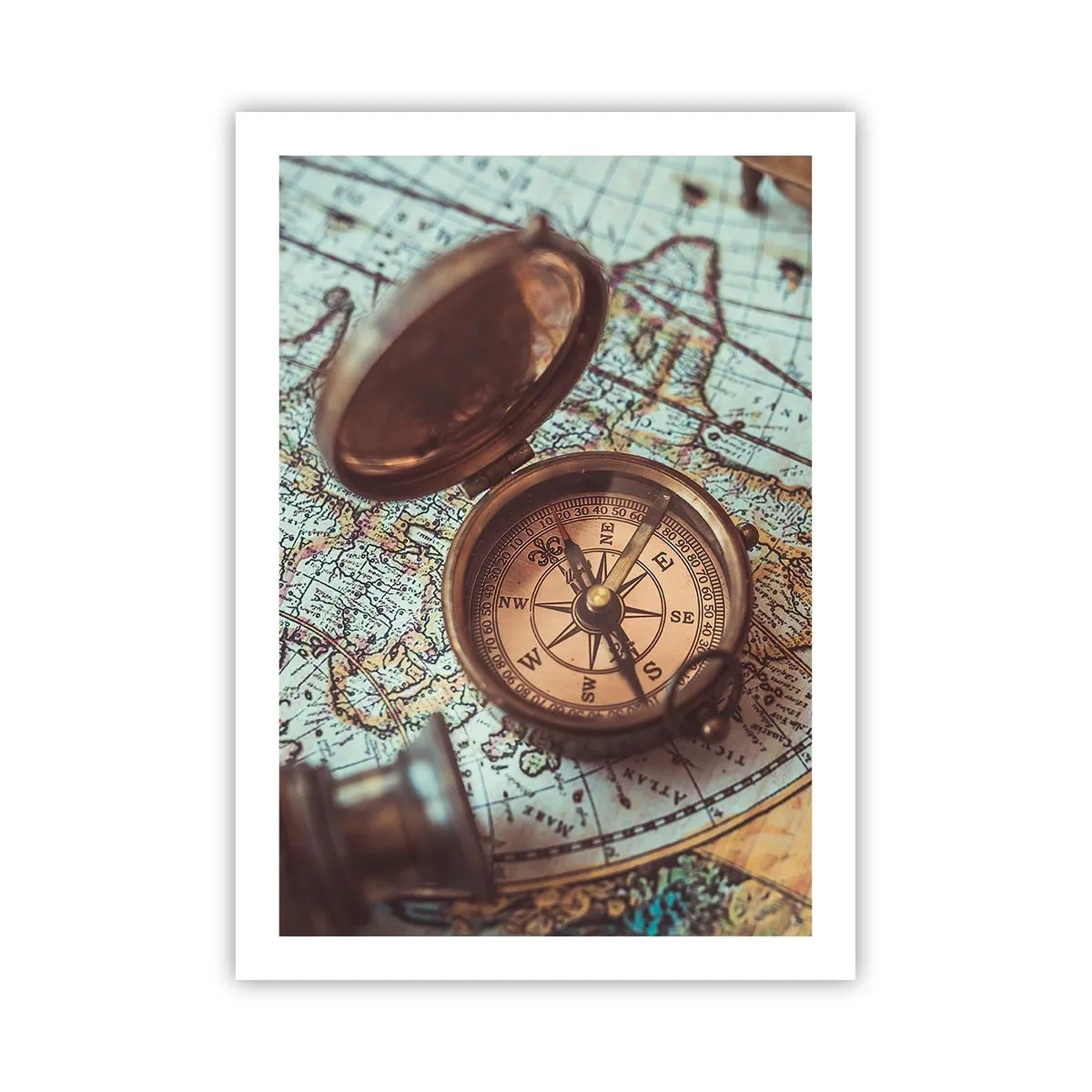Affiche - Poster - Une boussole antique sur fond de carte du monde - 50x70cm - Pour ceux qui recherche l'aventure - Décoration murale moderne pour le salon et la chambre ARTTOR