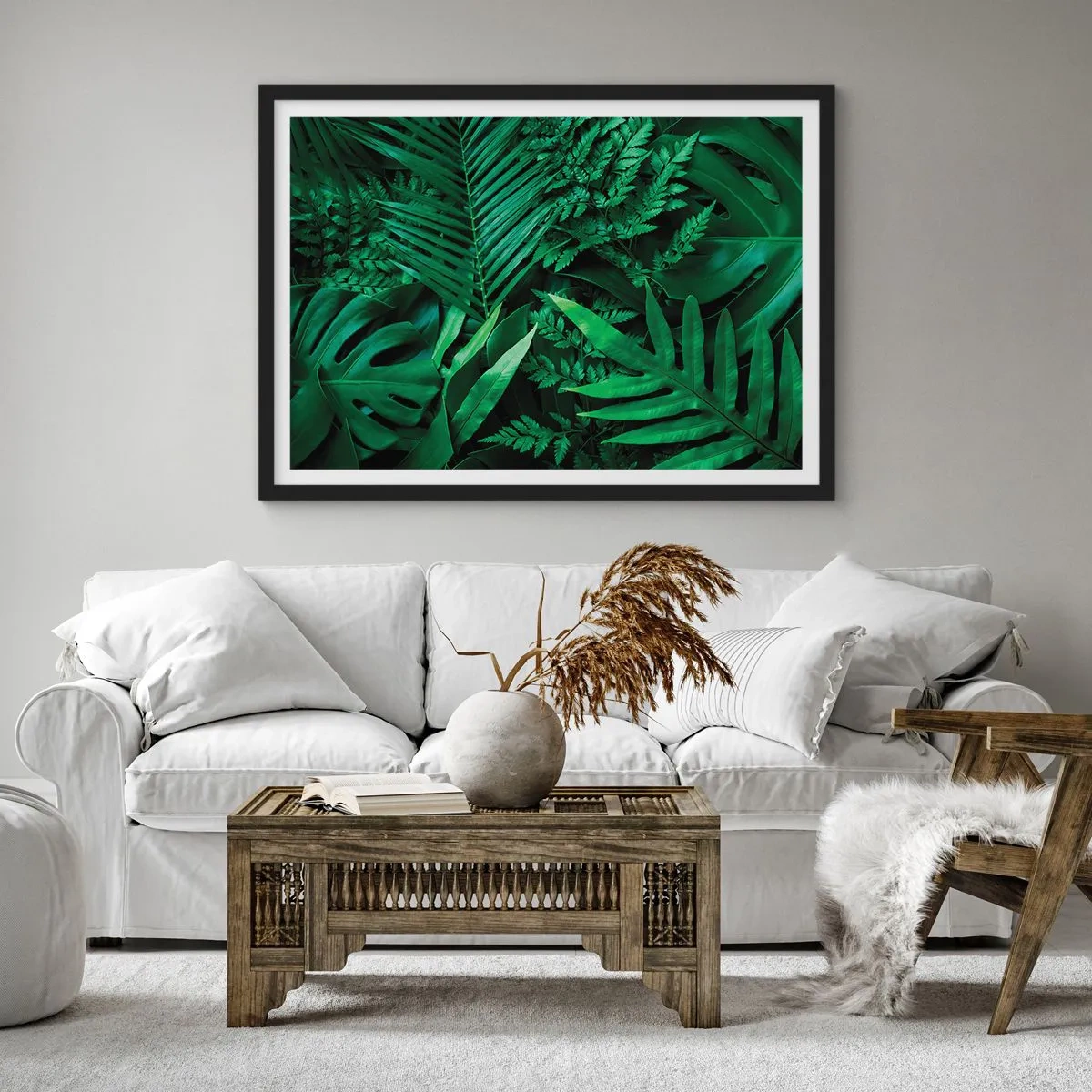 Affiche dans un cadre noir - Poster - Feuilles tropicales vertes dans une composition dense et naturelle - 70x50cm - Emmitouflé de verdure - Décoration murale moderne pour le salon et la chambre ARTTOR