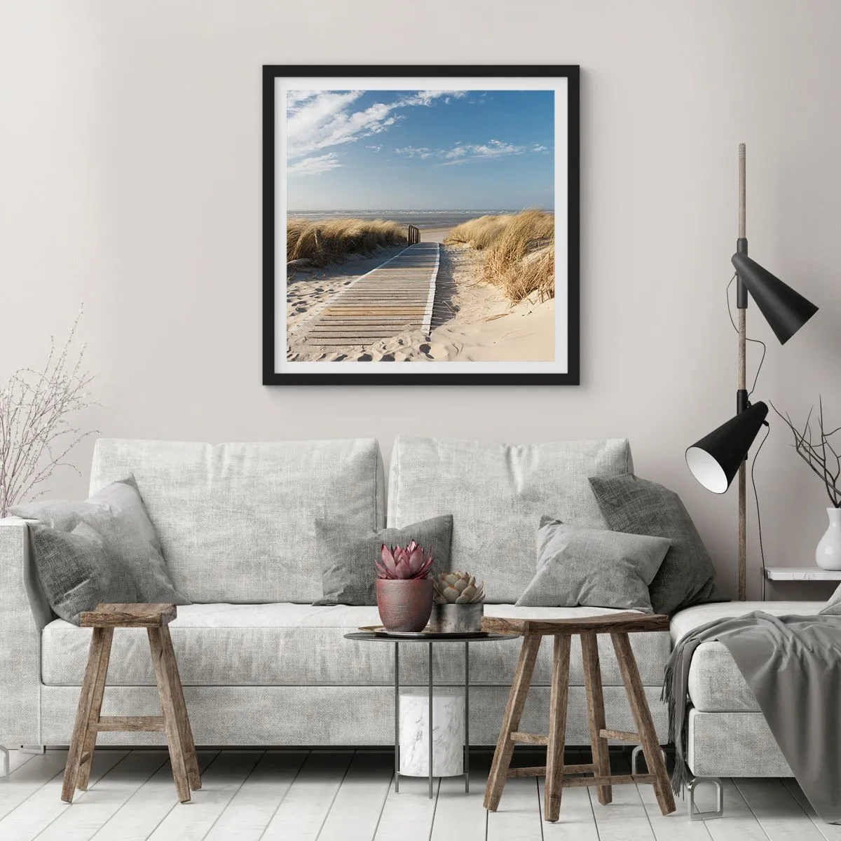 Affiche dans un cadre noir - Poster - Derrière la dune, dans le bruissement de l'herbe - 30x30 cm