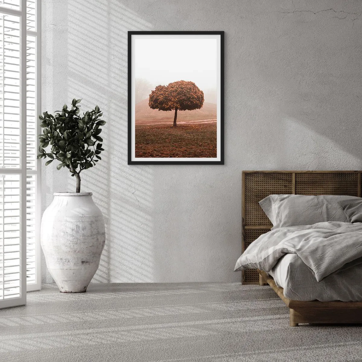 Affiche dans un cadre noir - Poster - Un arbre solitaire dans le brouillard d'automne - 50x70cm - Après un été chargé - Décoration murale moderne pour le salon et la chambre ARTTOR