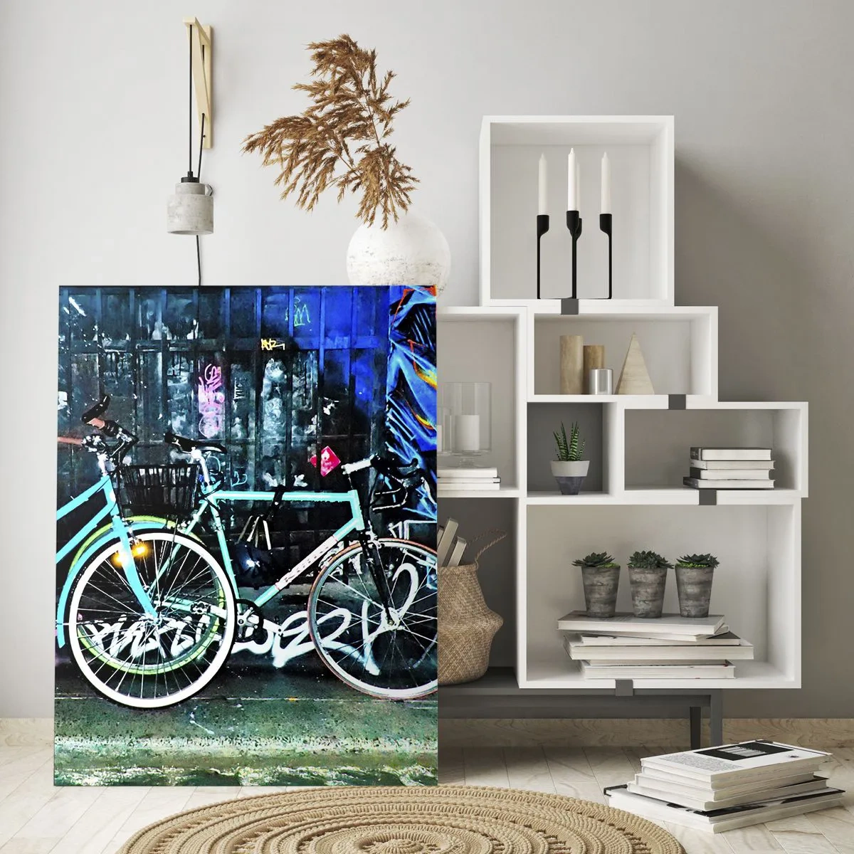Impression sur verre - Image sur verre - Deux vélos turquoise sur fond de graffitis urbains. - 80x120cm - L'appel de la ville  - Décoration murale moderne pour le salon et la chambre ARTTOR