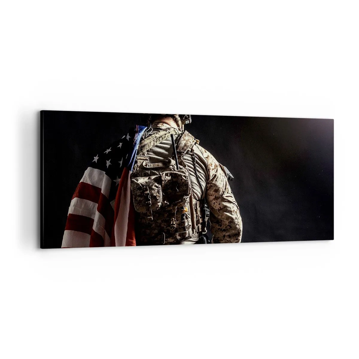 Impression sur toile - Image sur toile - Un soldat en uniforme avec un drapeau sur un fond sombre - 120x50cm - C'est exactement pour ça - Décoration murale moderne pour le salon et la chambre ARTTOR