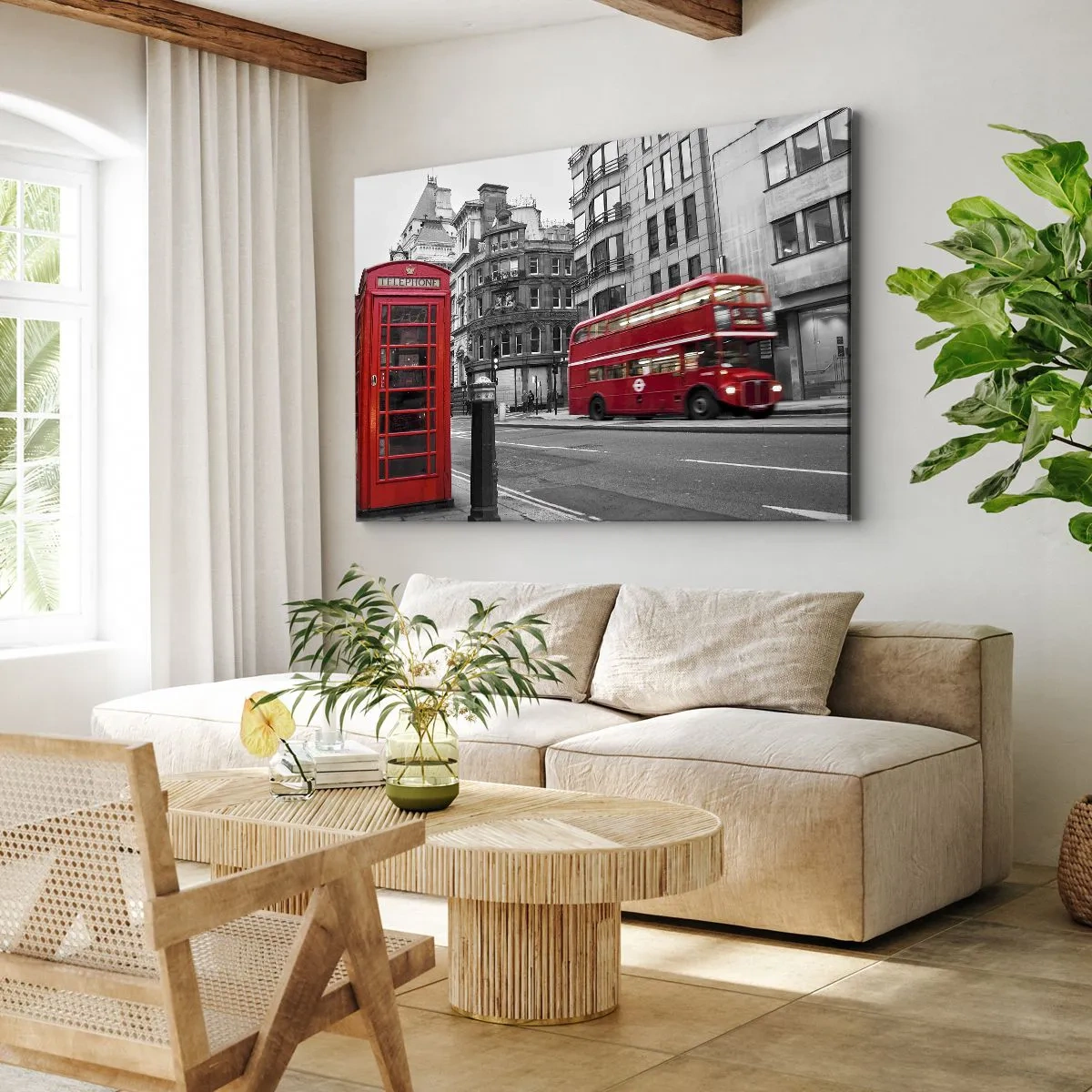 Impression sur toile - Image sur toile - Une cabine téléphonique rouge et un bus à impériale à Londres avec la ville en arrière-plan - 120x80cm - Le plus rouge d'Europe - Décoration murale moderne pour le salon et la chambre ARTTOR