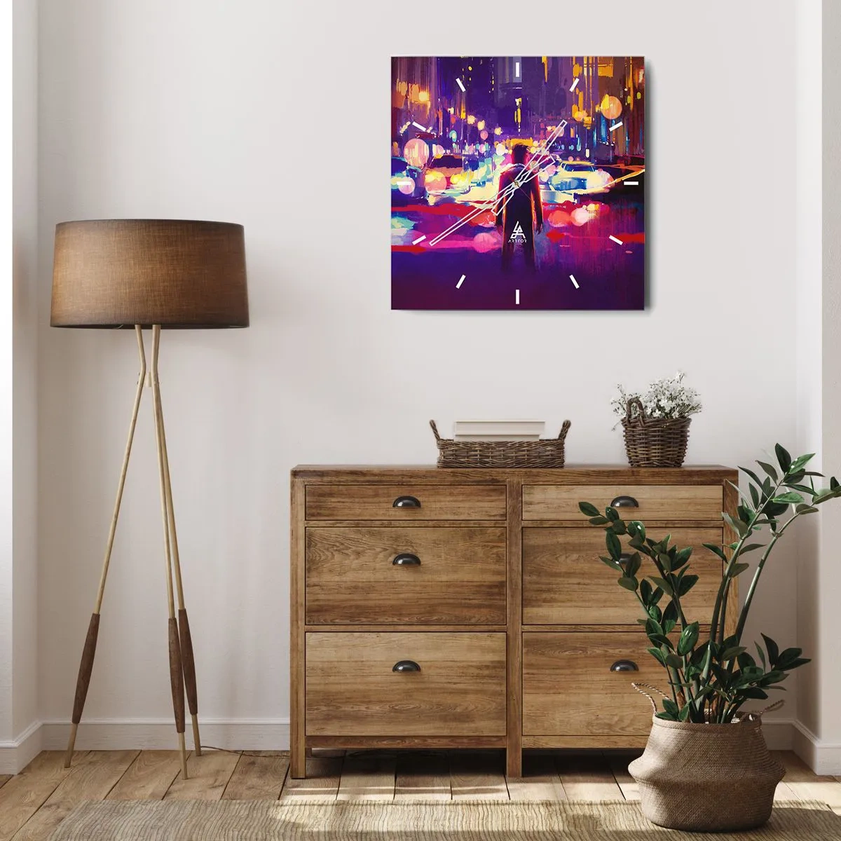 Horloge murale - Pendule murale - Un homme dans une scène nocturne de ville au néon - 30x30cm - Immergé dans la lumière - Décoration murale moderne pour le salon et la chambre ARTTOR