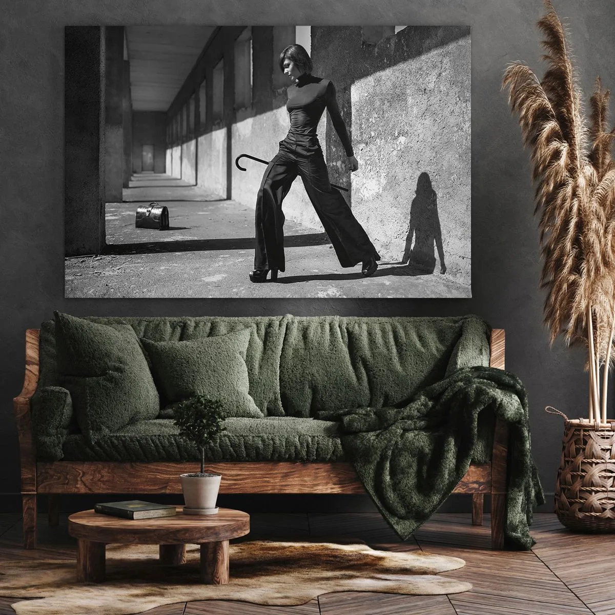 Impression sur toile - Image sur toile - Femme élégante dans un environnement industriel - 70x50cm - Élégance urbaine - Décoration murale moderne pour le salon et la chambre ARTTOR