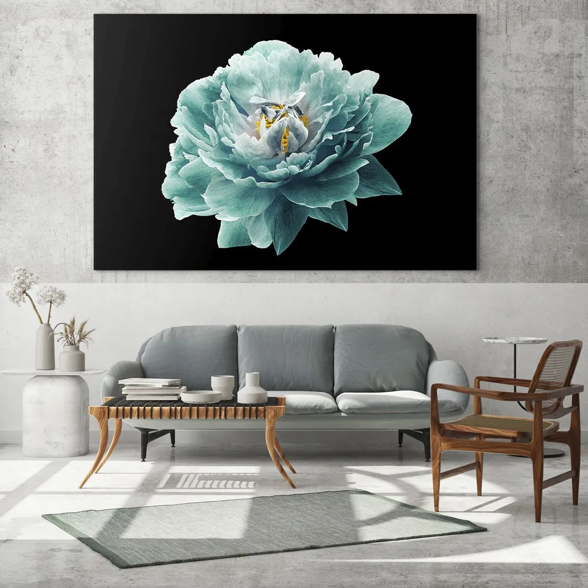 Impression sur verre - Image sur verre - Une fleur turquoise avec un centre jaune sur fond noir dans un style glamour. - 70x50cm - Pétales bleus et dorés - Décoration murale moderne pour le salon et la chambre ARTTOR