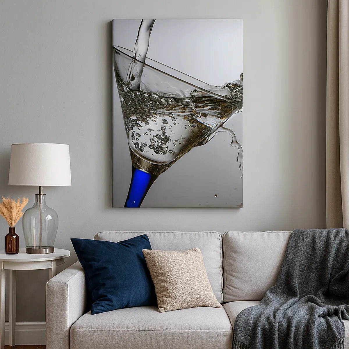 Impression sur toile - Image sur toile - Un verre d'eau en mouvement sur un fond clair - 50x70cm - Eau cristalline dans un verre cristal - Décoration murale moderne pour le salon et la chambre ARTTOR