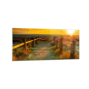Impression sur verre - Image sur verre - Un chemin en bois menant à la plage à la lueur du soleil couchant - 120x50cm - Baigné dans le vieil or - Décoration murale moderne pour le salon et la chambre ARTTOR