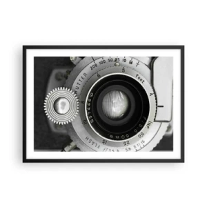 Affiche dans un cadre noir - Poster - L'objectif d'un vieil appareil photo - 70x50cm - Histoire d'Hollywood - Décoration murale moderne pour le salon et la chambre ARTTOR