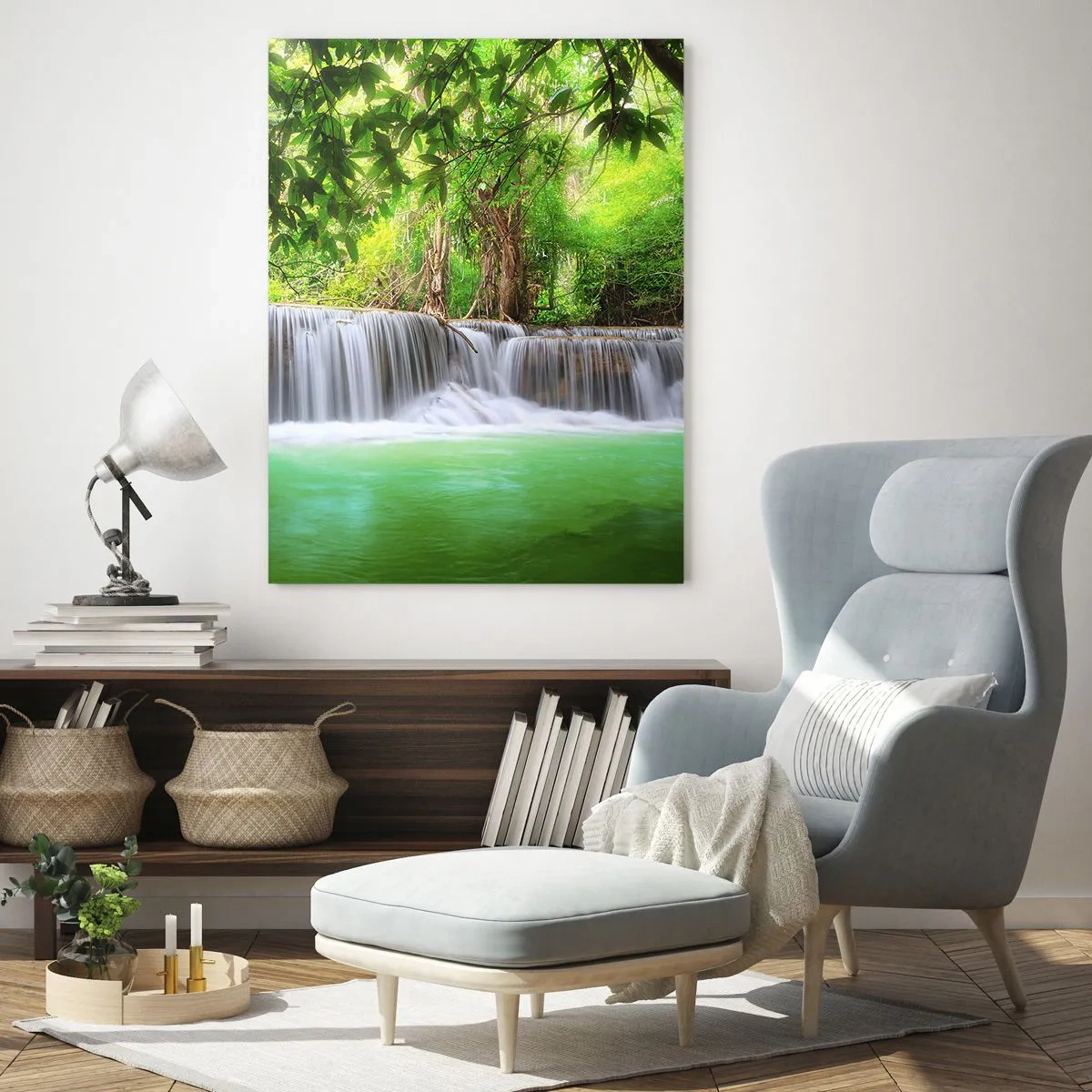 Impression sur verre - Image sur verre - Une cascade verte entourée d'une végétation tropicale dense - 70x100cm - Une cascade de vert - Décoration murale moderne pour le salon et la chambre ARTTOR