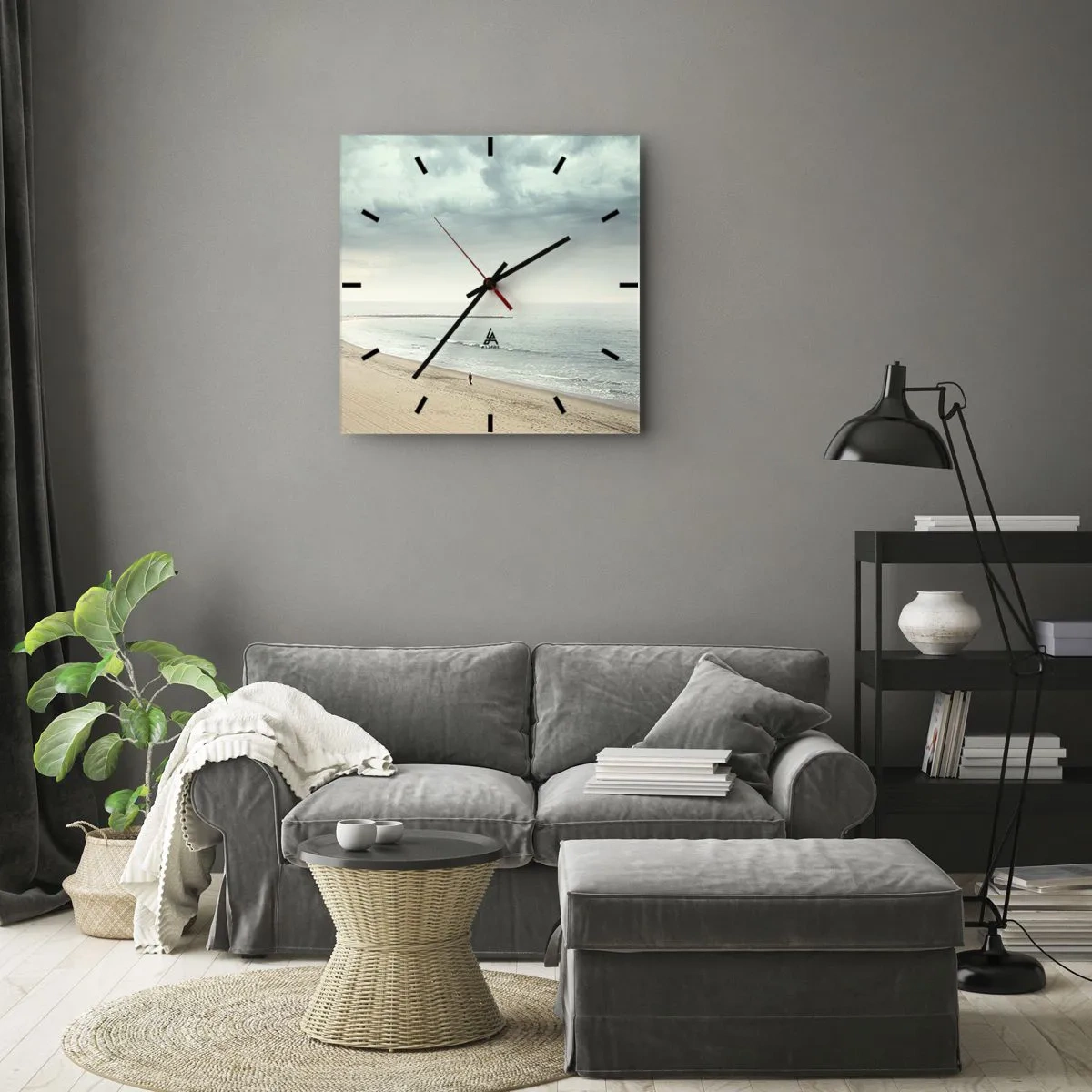 Horloge murale - Pendule murale - Une silhouette solitaire sur une plage déserte au bord d'une mer calme - 30x30cm - à la recherche de la paix - Décoration murale moderne pour le salon et la chambre ARTTOR