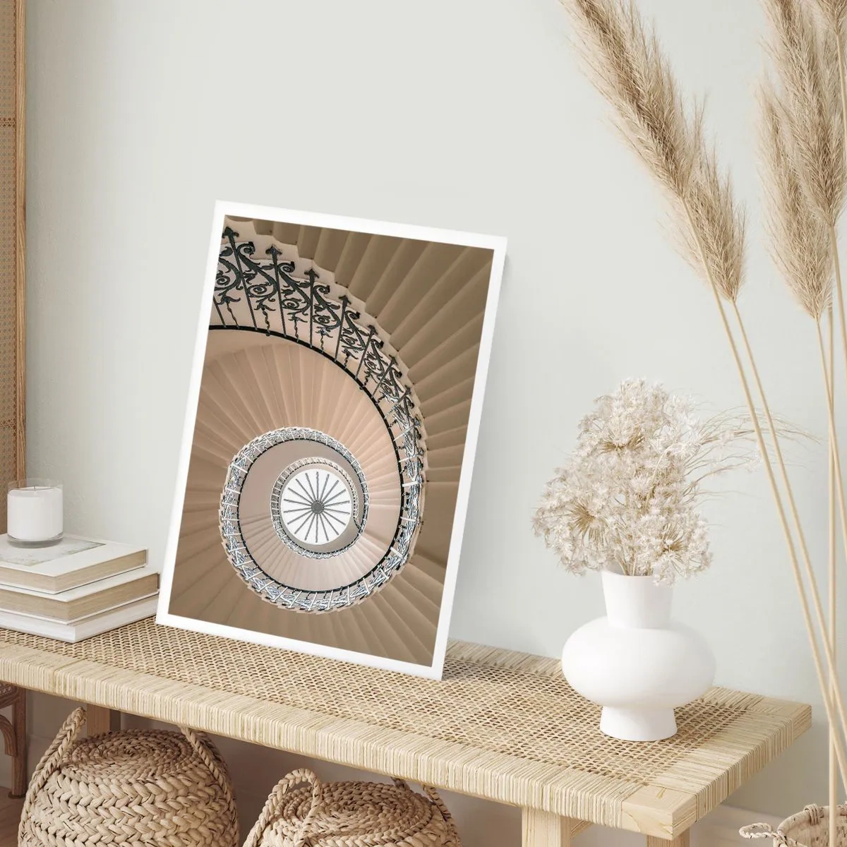 Affiche - Poster - Photographie d'un escalier en colimaçon avec une balustrade décorative - 50x70cm - À l'intérieur de la coquille - Décoration murale moderne pour le salon et la chambre ARTTOR