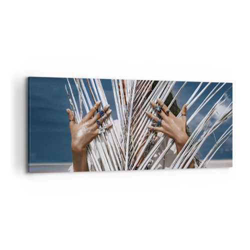 Impression sur toile - Image sur toile - Une femme cachée derrière des feuilles de palmier avec des bagues aux mains. - 120x50cm - Fille de chaman ? - Décoration murale moderne pour le salon et la chambre ARTTOR