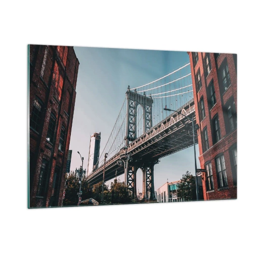 Impression sur verre - Image sur verre - Un pont suspendu entre des bâtiments en briques dans un cadre urbain - 120x80cm - Sur les vagues de la ville - Décoration murale moderne pour le salon et la chambre ARTTOR