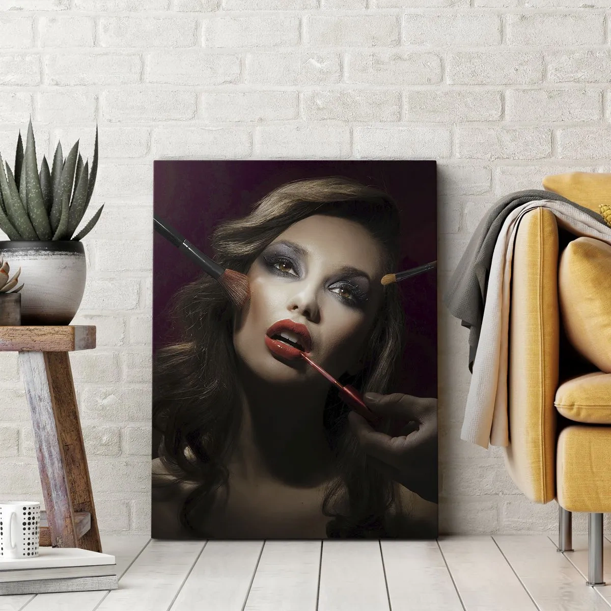 Impression sur toile - Image sur toile - Portrait élégant d'une femme se maquillant sur un fond sombre - 50x70cm - Belle rêveuse - Décoration murale moderne pour le salon et la chambre ARTTOR