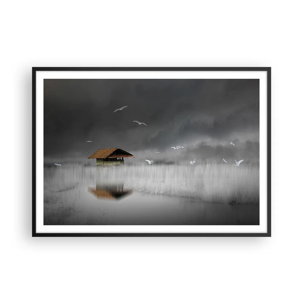 Affiche dans un cadre noir - Poster - Un chalet solitaire sur l'eau entouré de brouillard et d'oiseaux - 100x70cm - A l'abri de la pluie - Décoration murale moderne pour le salon et la chambre ARTTOR