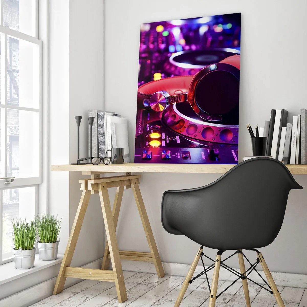 Impression sur verre - Image sur verre - Casque DJ sur une console avec éclairage néon - 80x120cm - Avant que le plaisir ne commence - Décoration murale moderne pour le salon et la chambre ARTTOR