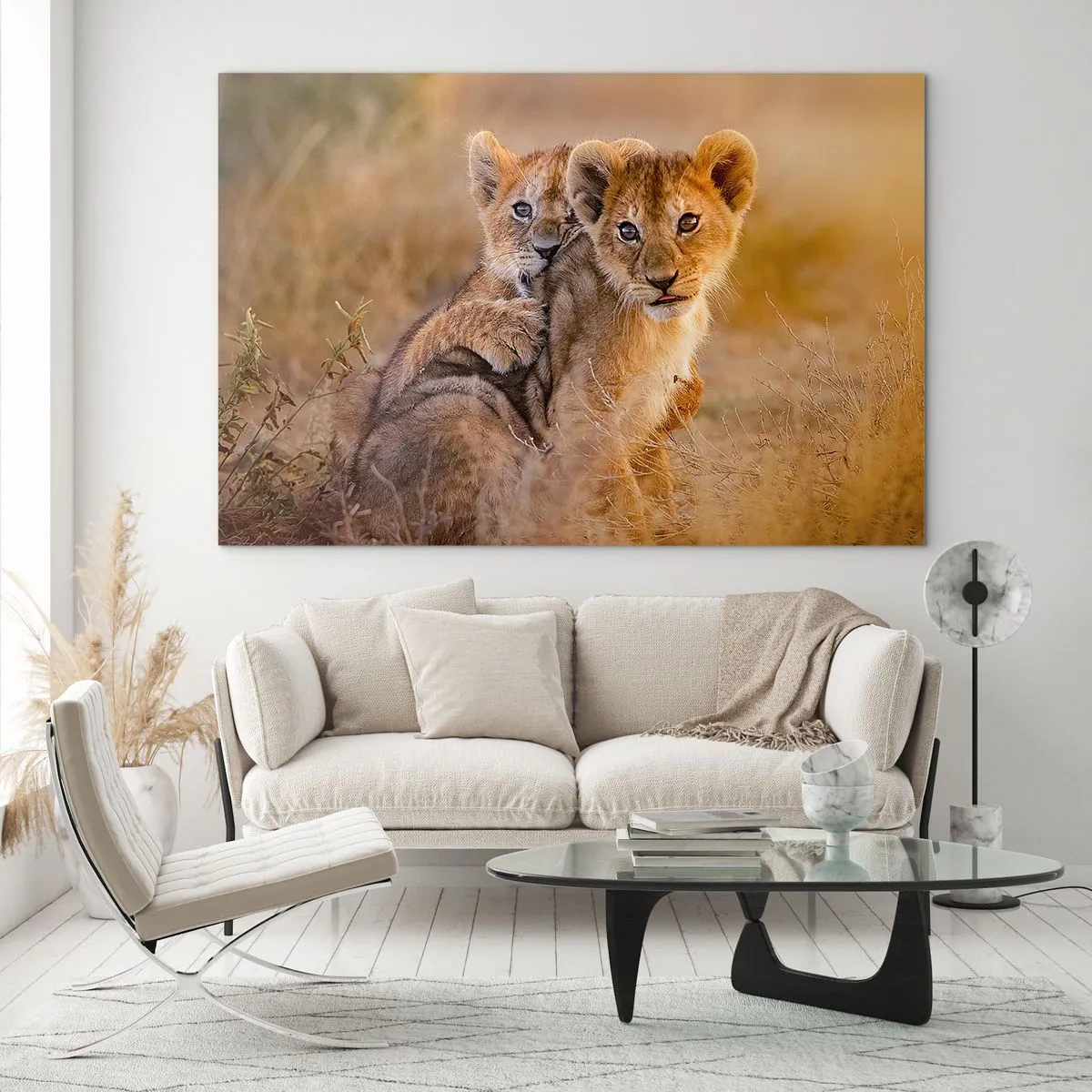 Impression sur verre - Image sur verre - Deux jeunes lionceaux dans un cadre naturel de savane - 100x70cm - Ne pas déranger! On s'amuse - Décoration murale moderne pour le salon et la chambre ARTTOR