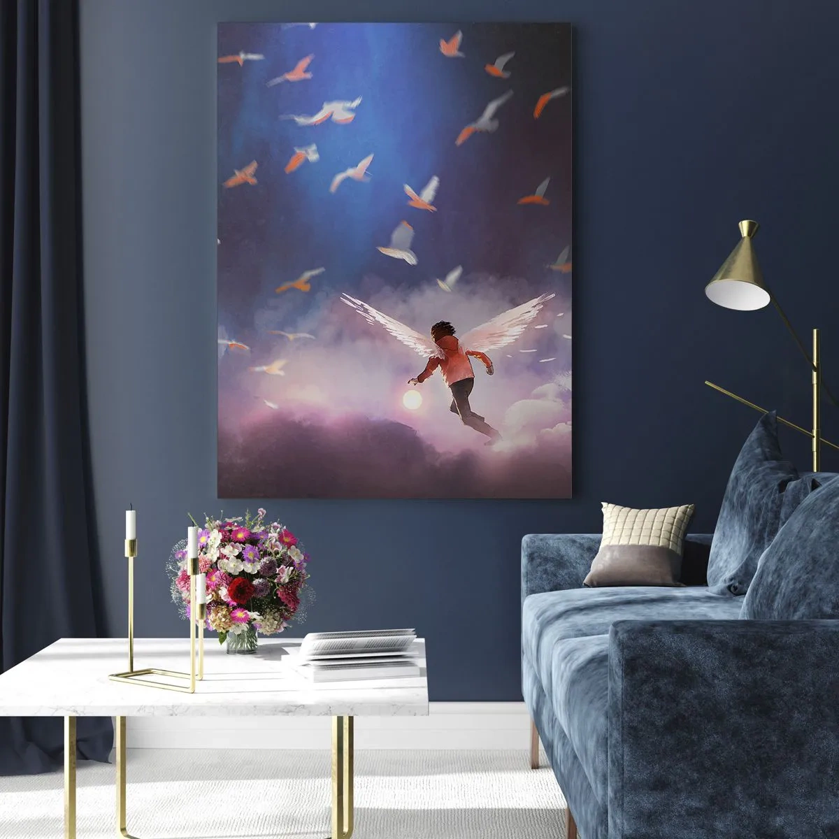 Impression sur verre - Image sur verre - Une figure avec des ailes d'ange flottant parmi les oiseaux dans le ciel - 70x100cm - Il faut de l'imagination et du courage - Décoration murale moderne pour le salon et la chambre ARTTOR