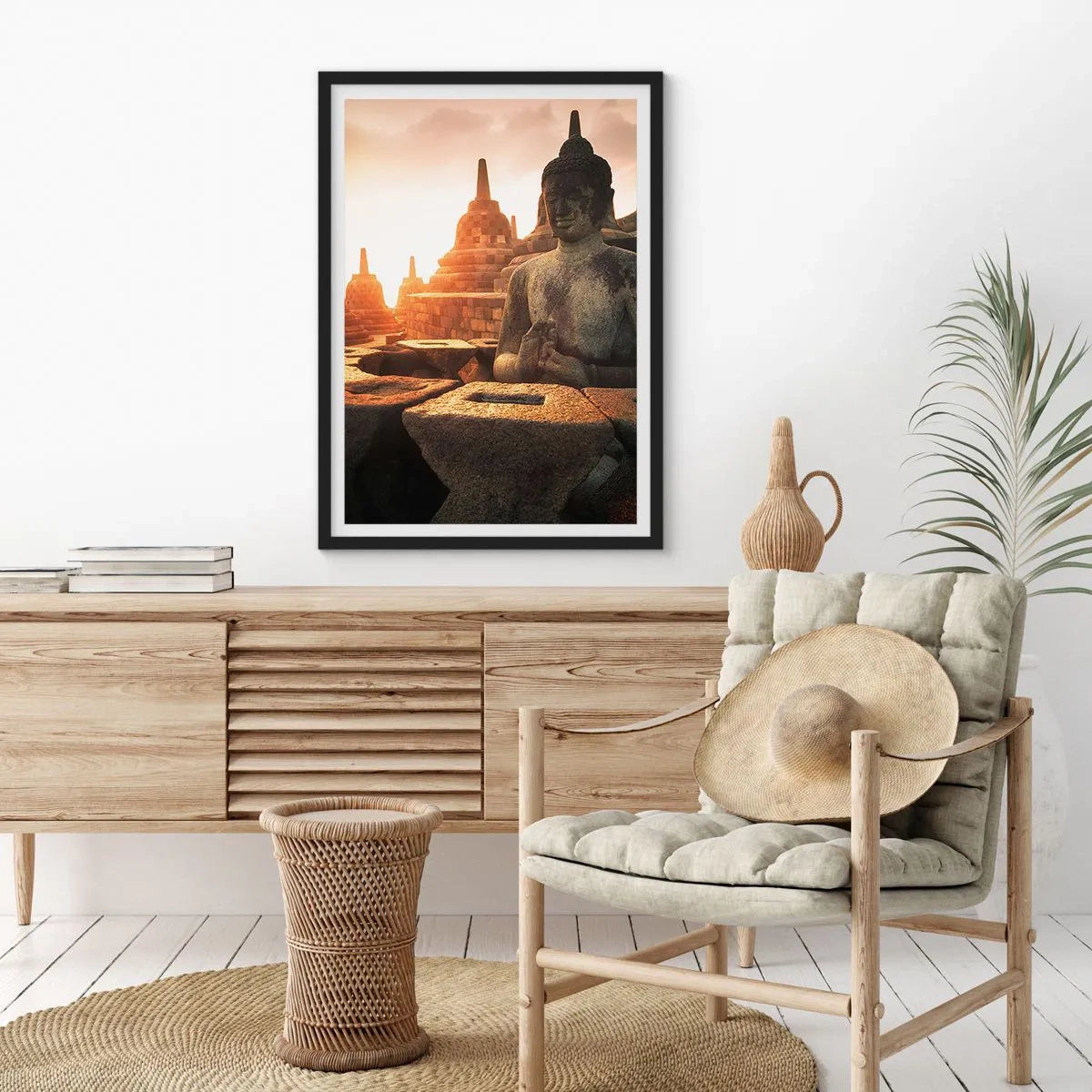Affiche dans un cadre noir - Poster - Statue de Bouddha avec des temples en arrière-plan au coucher du soleil - 50x70cm - Temps de grande sagesse - Décoration murale moderne pour le salon et la chambre ARTTOR