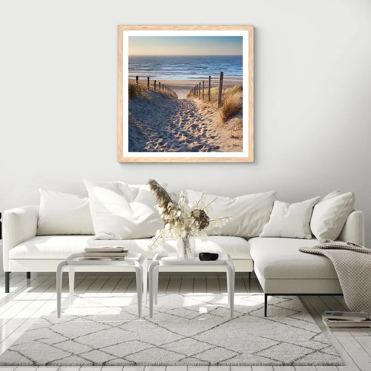 Affiche dans un chêne clair - Poster - Le bruit de la mer, le chant des oiseaux, une plage sauvage parmi les herbes… - 30x30 cm