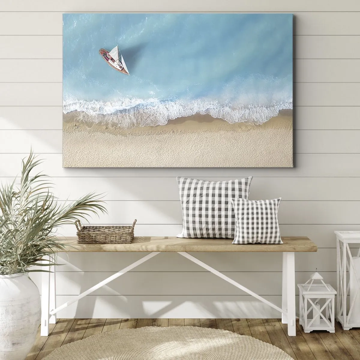 Impression sur toile - Image sur toile - Vue aérienne d'un bateau sur la plage - 120x80cm - A la frontière de l'azur et de l'or - Décoration murale moderne pour le salon et la chambre ARTTOR