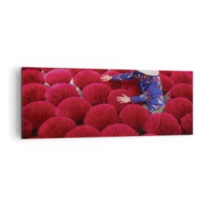 Impression sur toile - Image sur toile - Une femme portant un chapeau traditionnel parmi des bâtons d'encens rouges - 140x50cm - Dans un champ de riz - Décoration murale moderne pour le salon et la chambre ARTTOR