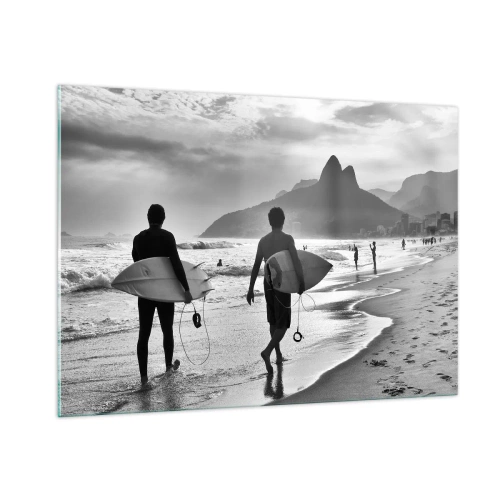 Impression sur verre - Image sur verre - Surfeurs sur la plage avec des planches, composition en noir et blanc - 100x70cm - Samba sur une vague - Décoration murale moderne pour le salon et la chambre ARTTOR