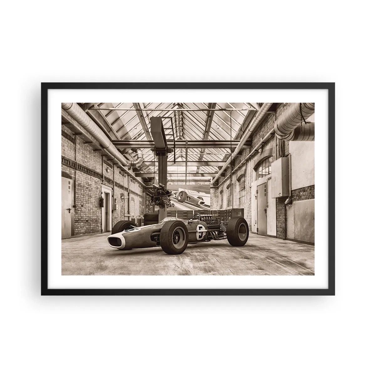 Affiche dans un cadre noir - Poster - Voiture de course noire et blanche dans un intérieur industriel - 70x50cm - Le repos du guerrier - Décoration murale moderne pour le salon et la chambre ARTTOR