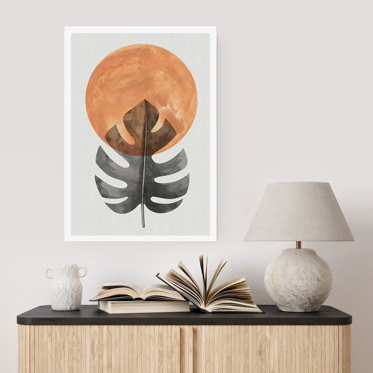 Affiche - Poster - Une feuille de monstera sur un cercle orange chaud - 50x70cm - Toujours le soleil - Décoration murale moderne pour le salon et la chambre ARTTOR