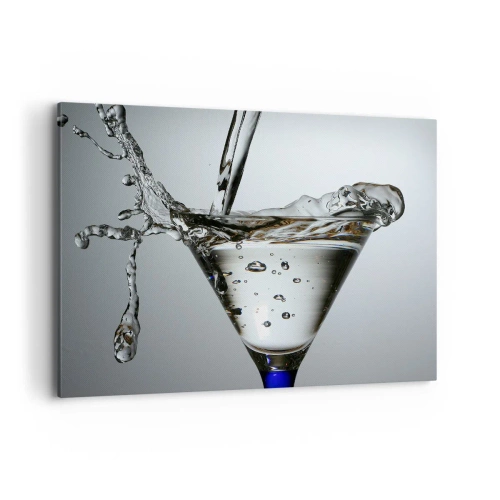 Impression sur toile - Image sur toile - Verre à Martini avec éclaboussures d'eau dynamiques sur fond clair. - 120x80cm - Sur le bord de la coupe - Décoration murale moderne pour le salon et la chambre ARTTOR