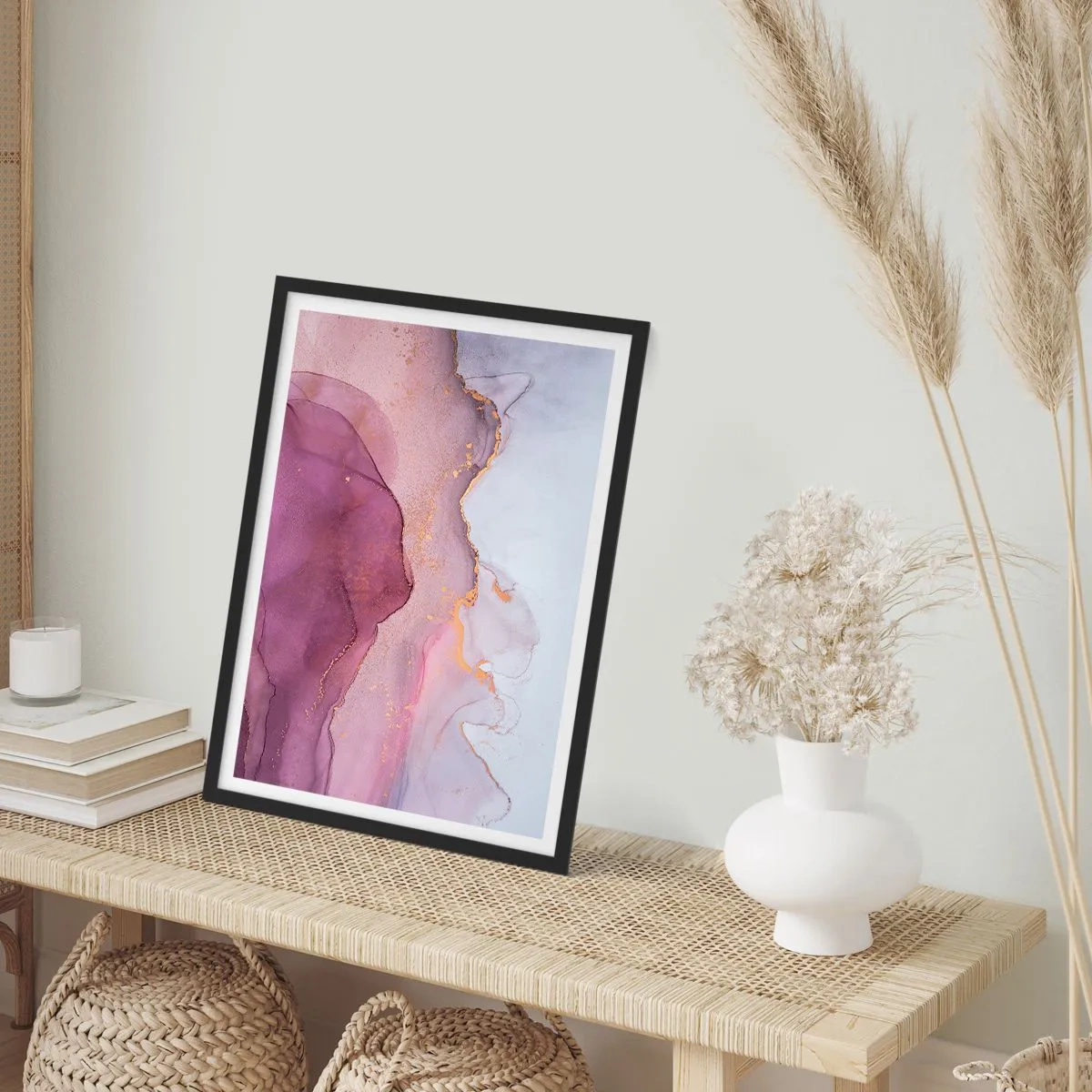 Affiche dans un cadre noir - Poster - Vagues abstraites dans des tons de lilas et de violet avec des accents dorés - 50x70cm - Vagues lilas et violettes - Décoration murale moderne pour le salon et la chambre ARTTOR
