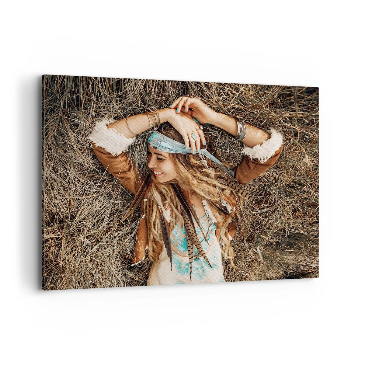 Impression sur toile - Image sur toile - Femme de style bohème allongée sur du foin - 100x70cm - En route vers les années d'amour - Décoration murale moderne pour le salon et la chambre ARTTOR