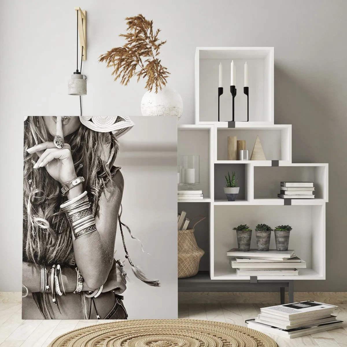 Impression sur verre - Image sur verre - Une femme portant des bijoux avec son doigt sur ses lèvres dans une photo artistique - 50x70cm - Comment va la fille - Décoration murale moderne pour le salon et la chambre ARTTOR