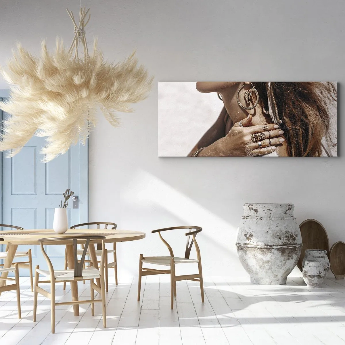 Impression sur toile - Image sur toile - Femme élégante avec des bijoux sur un fond de sable clair - 160x50cm - Reine des plages sauvages - Décoration murale moderne pour le salon et la chambre ARTTOR