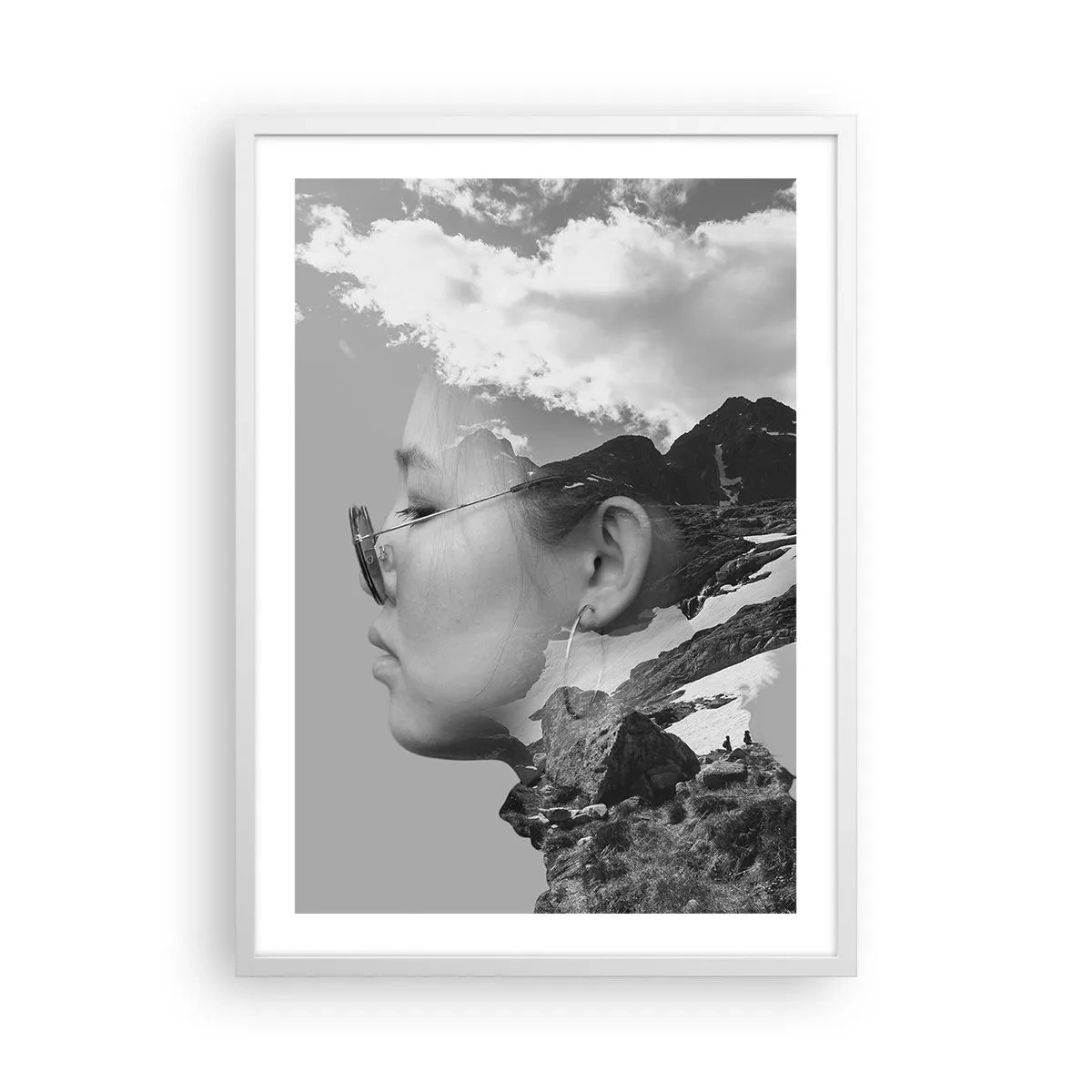 Affiche dans un cadre blanc - Poster - Portrait de montagnes et nuages - 50x70 cm