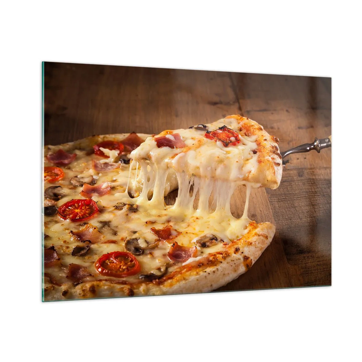 Impression sur verre - Image sur verre - Pizza au fromage filandreux, tomates et jambon sur fond de bois - 100x70cm - Un chef-d'œuvre de l'art italien - Décoration murale moderne pour le salon et la chambre ARTTOR