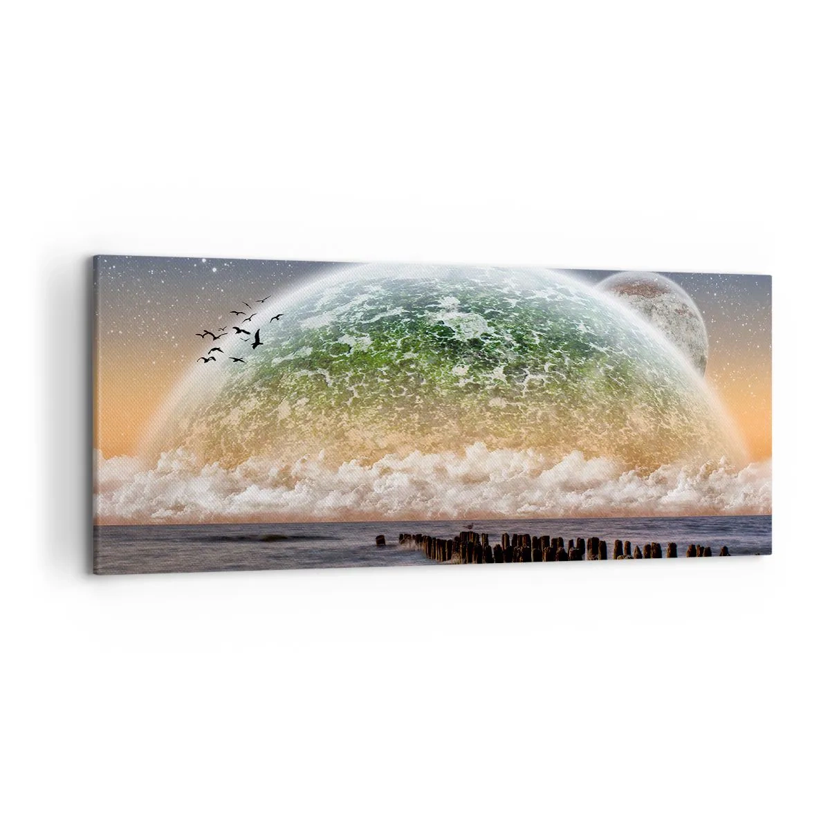 Impression sur toile - Image sur toile - Un paysage fantastique avec une grande planète au-dessus de la mer et une jetée en bois. - 120x50cm - Et le monde est sorti de l'eau - Décoration murale moderne pour le salon et la chambre ARTTOR
