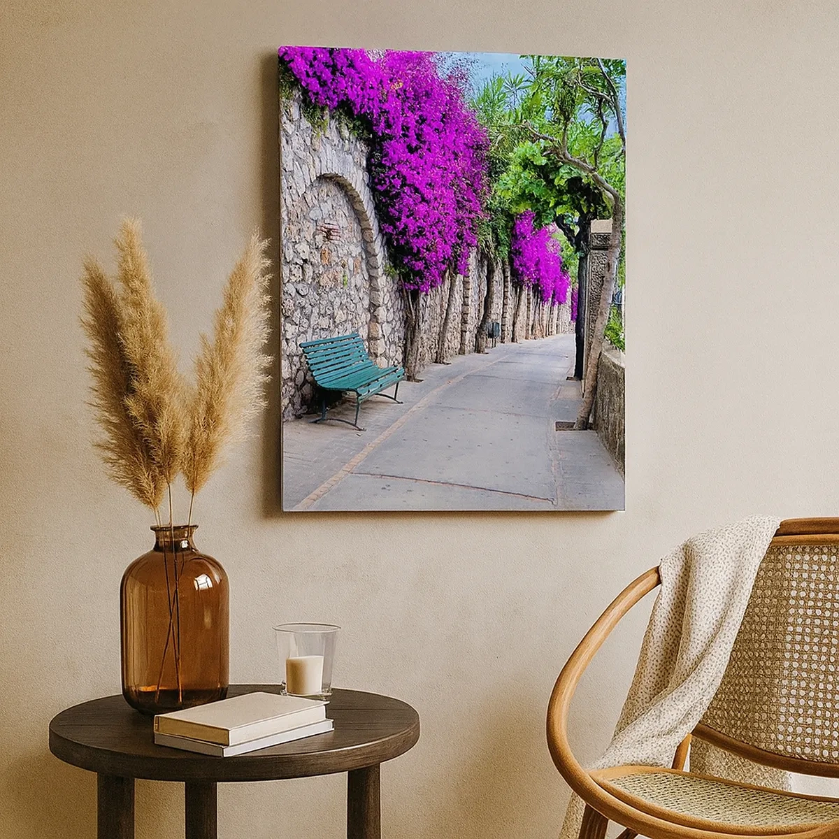 Impression sur toile - Image sur toile - Un chemin de pierre avec un banc et des fleurs violettes en fleurs - 50x70cm - Rencontrons-nous au plus vite - Décoration murale moderne pour le salon et la chambre ARTTOR