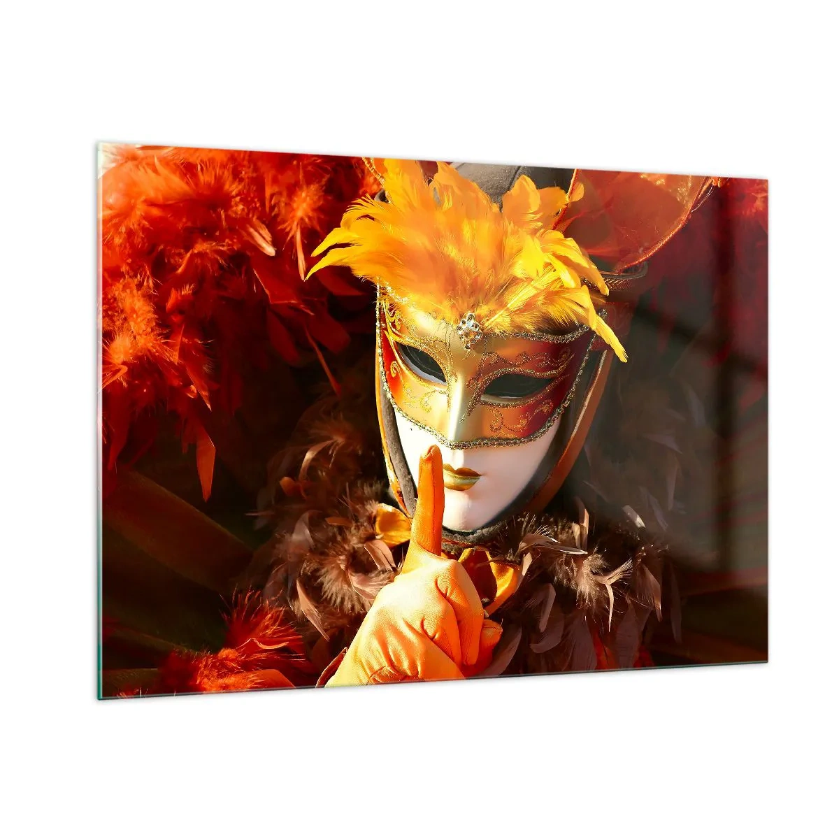 Impression sur verre - Image sur verre - Une figure portant un masque doré avec des plumes oranges - 100x70cm - Le secret est une partie du jeu - Décoration murale moderne pour le salon et la chambre ARTTOR