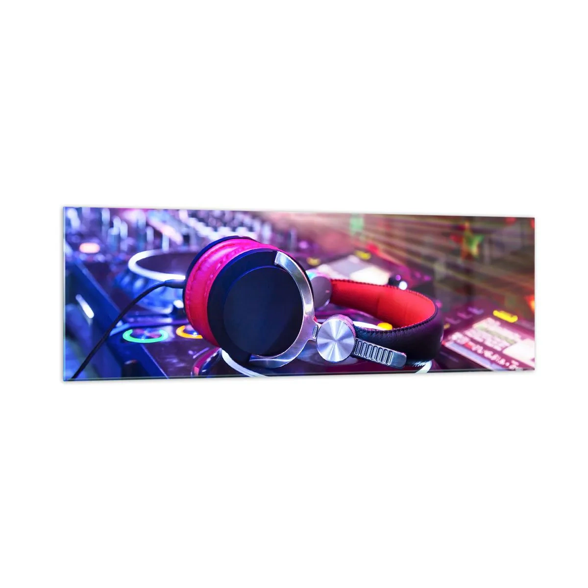 Impression sur verre - Image sur verre - Casque DJ sur une console éclairée par des projecteurs lors d'une fête - 160x50cm - Il va s'en passer des choses - Décoration murale moderne pour le salon et la chambre ARTTOR