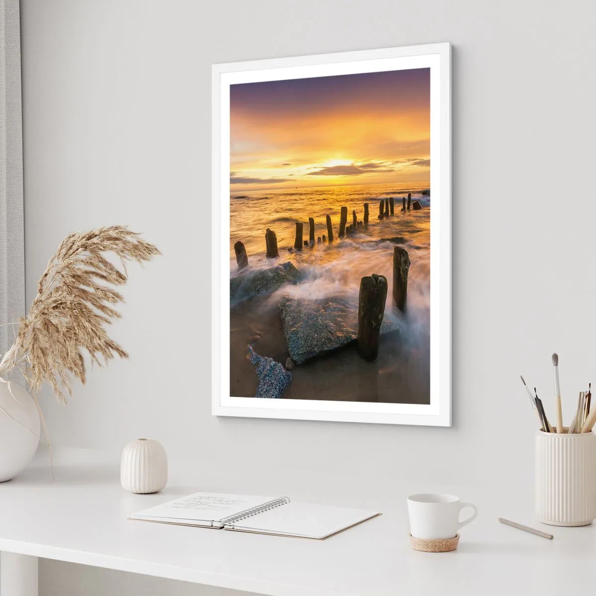 Affiche dans un cadre blanc - Poster - La beauté brute de la mer Baltique - 50x70 cm