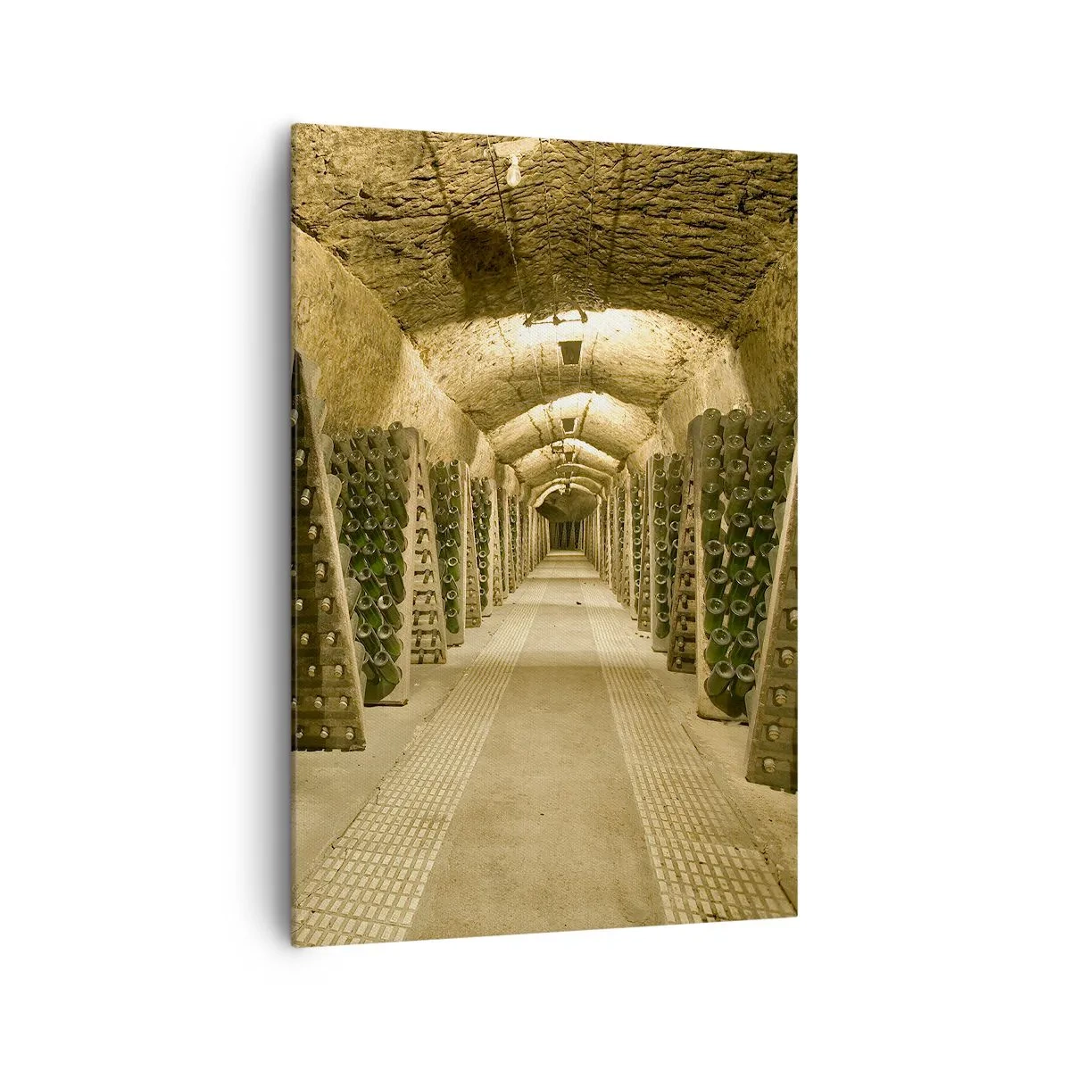 Impression sur toile - Image sur toile - Un vignoble avec une cave remplie de bouteilles de vin exposées sur des étagères en bois. - 70x100cm - L'éveil du goût - Décoration murale moderne pour le salon et la chambre ARTTOR