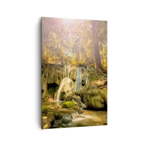 Impression sur toile - Image sur toile - Une cascade forestière sous les rayons du soleil, entourée de verdure - 80x120cm - Cascade de forêt en vert - Décoration murale moderne pour le salon et la chambre ARTTOR
